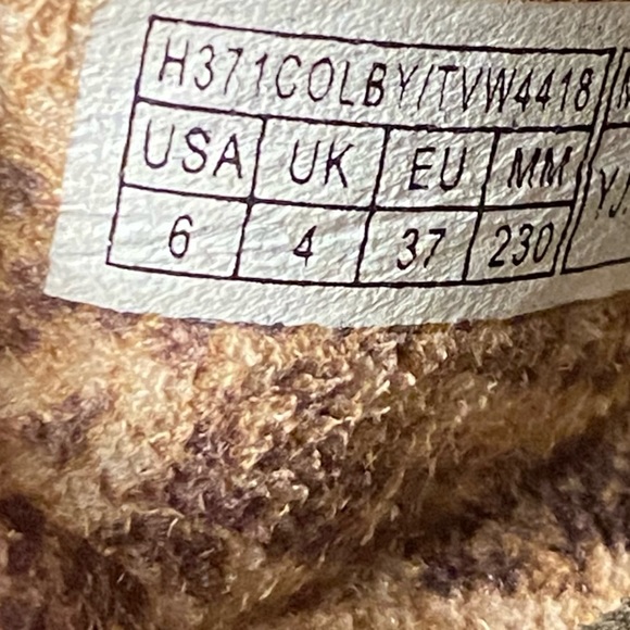 Vionic sandals clogs flats slip on shoes animal print buckle strap size 6 - Picture 10 of 10